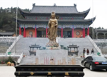 龙泉寺观音铜像